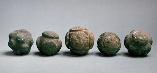 Snidade bollar, Skottland, senneolitikum, ca 3750-2000 f.Kr.